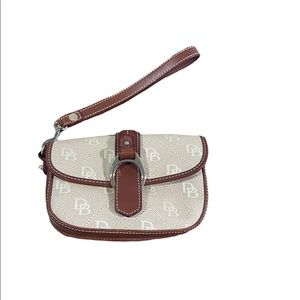 Women’s Dooney & Bourke Tan Wristlet